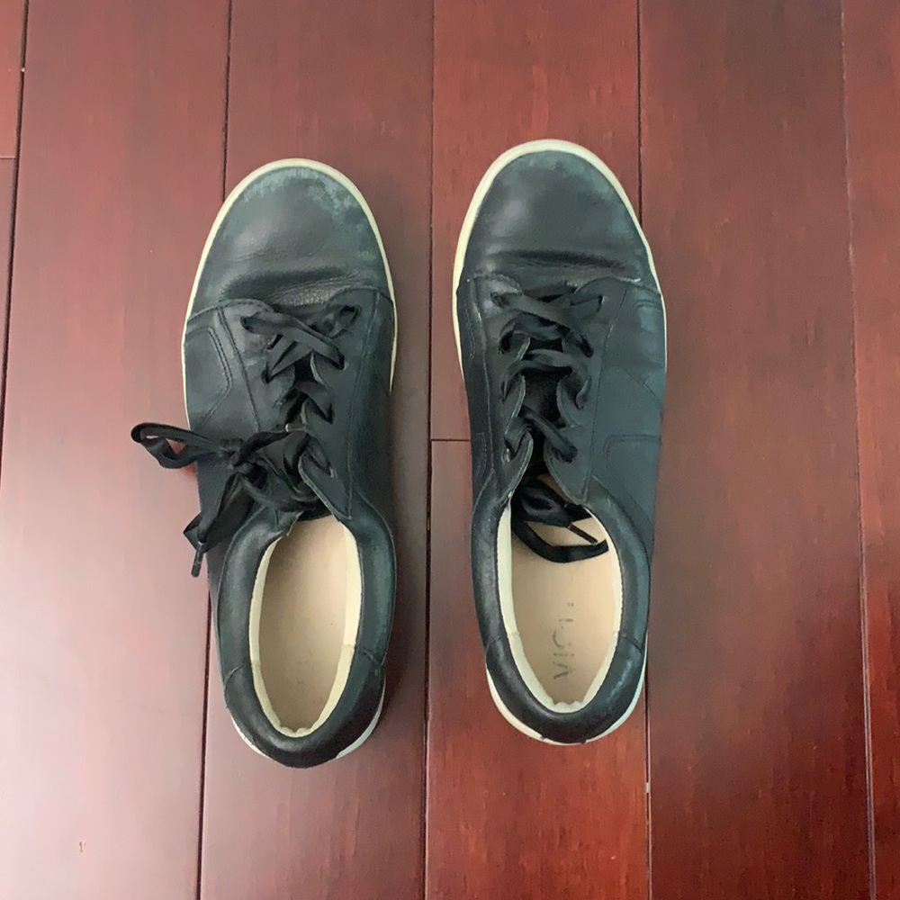 Black Vionic sneakers with ribbon like laces